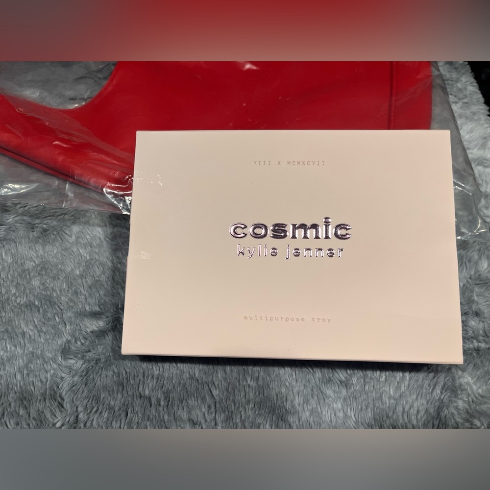 Kylie Jenner ‘Cosmic’ Bag and Tray - Picture 2 of 9